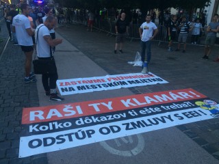 Raši, klamár EEI, Polaček, primátor, Košice, Nezaplatím, Burdiga, aktivisti, poslanci